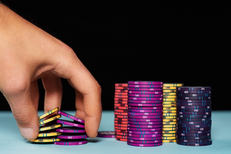 Online Poker Tips You Can Use When Playing on Tournaments