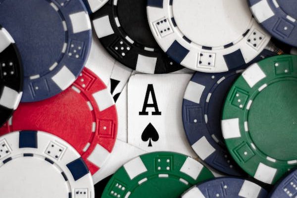 Poker Strategy: Top Reasons to 3-Bet from Out of Position